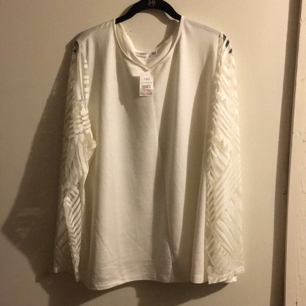 NWT. Cream shirt